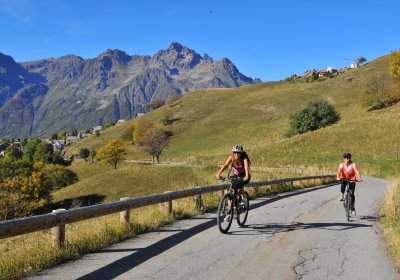 The discreet climb up to Alpe d’Huez by e-bike