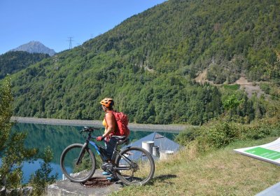 Around the Lac du Verney by e-bike from Vaujany