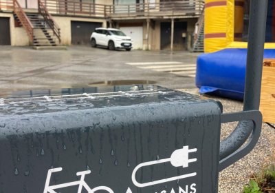 Electric bike charging station – Place des Orgières