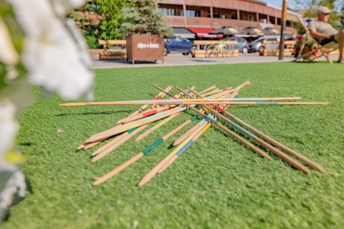Wooden toys and balance bikes_Alpe d’Huez