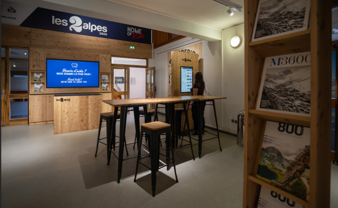 Mont de Lans Information Center_Les Deux Alpes